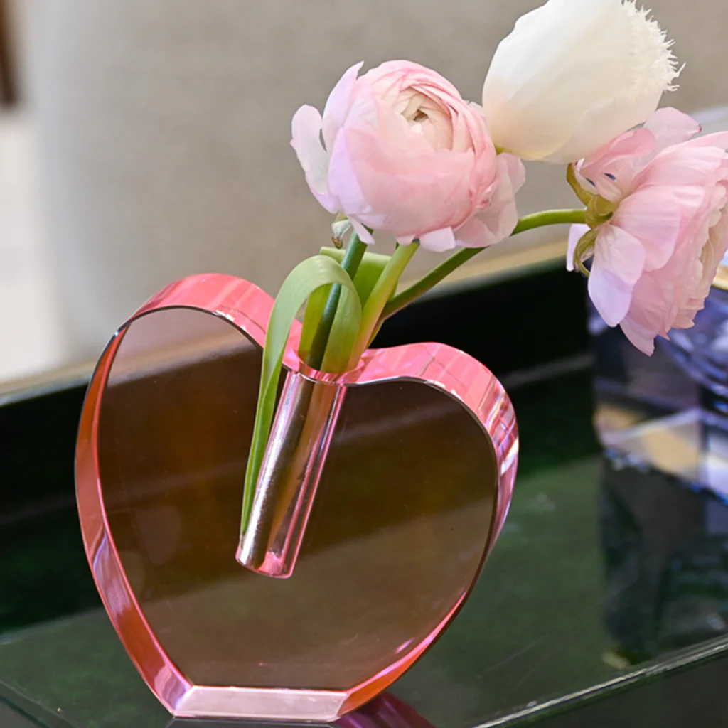 Acrylic Heart Vase - Image 3
